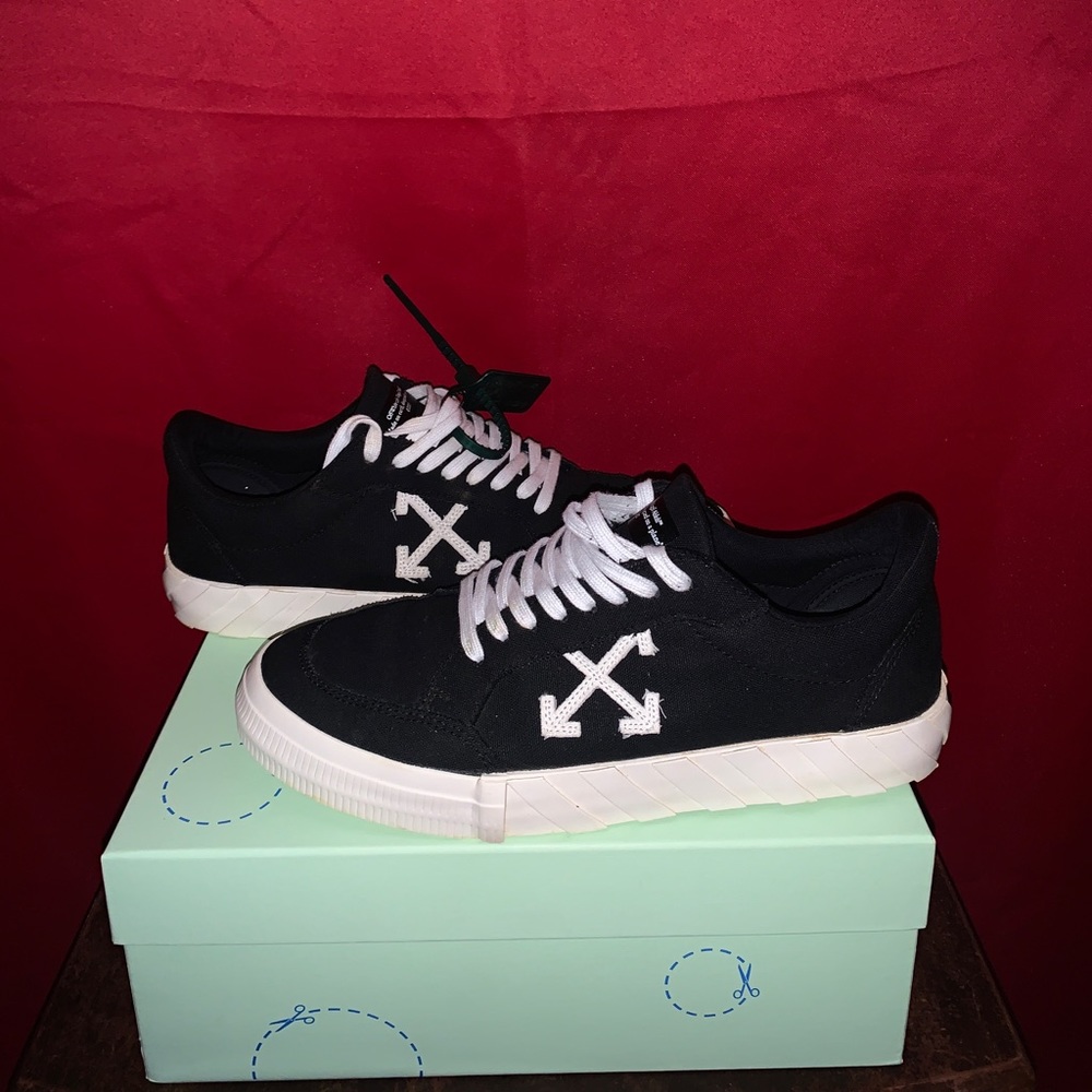 OFF-WHITE Vulc Low Black White White